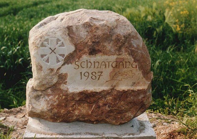 1990-04