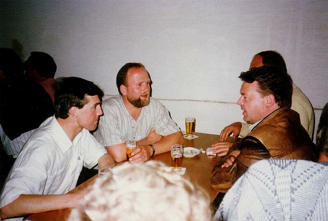 1990-16