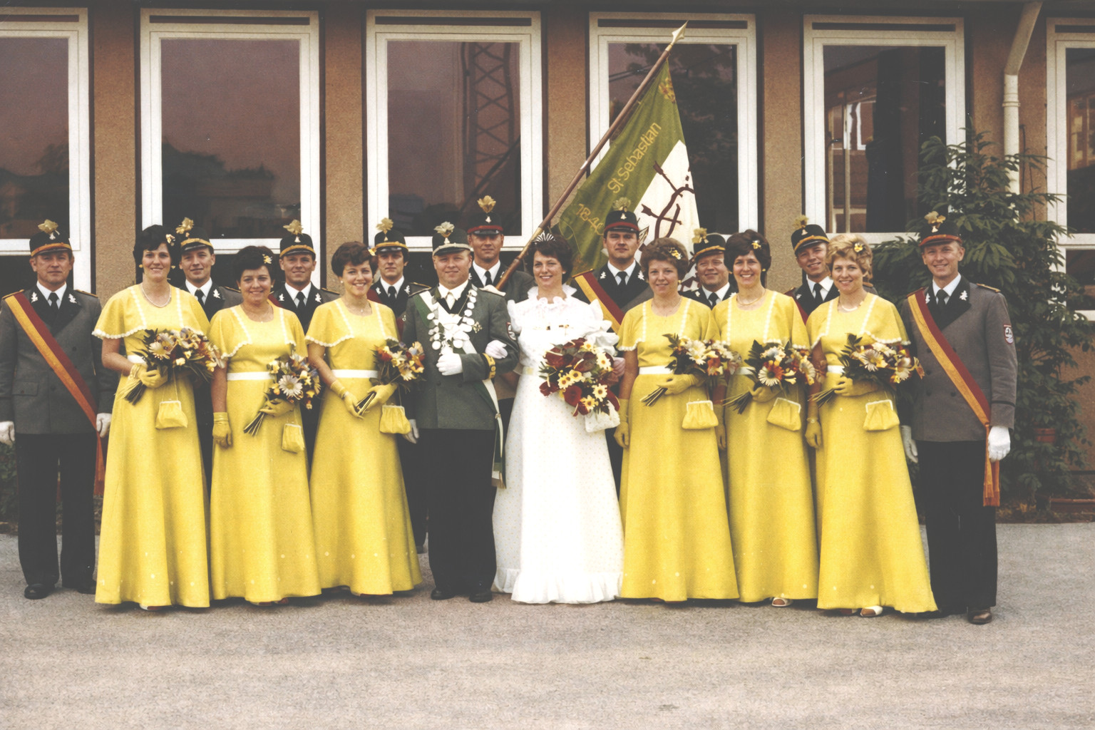 Königspaar mit Hofstaat 1976